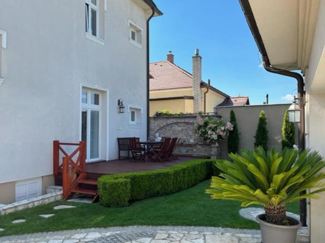 Villa Garden Dunajska Streda Exterior photo